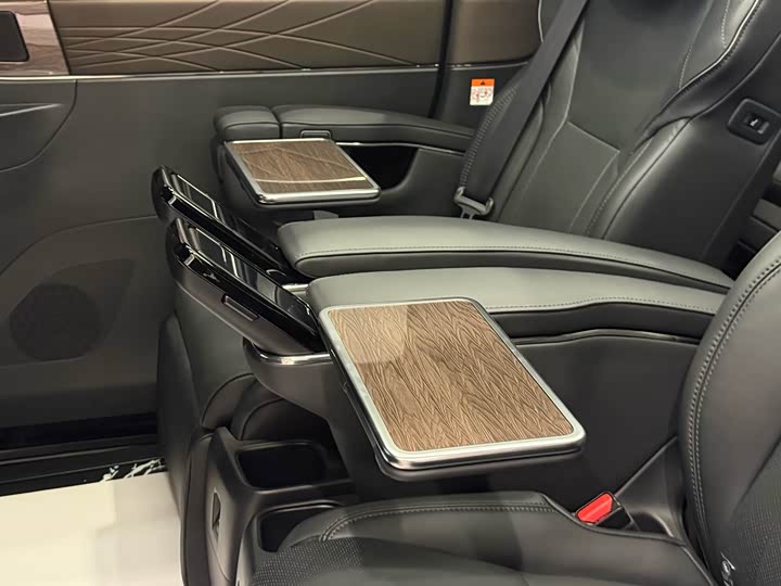 Фото 26 - Toyota Alphard