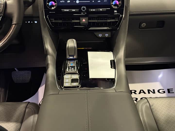 Фото 30 - Toyota Alphard