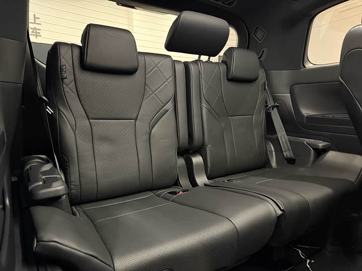 Фото 35 - Toyota Alphard