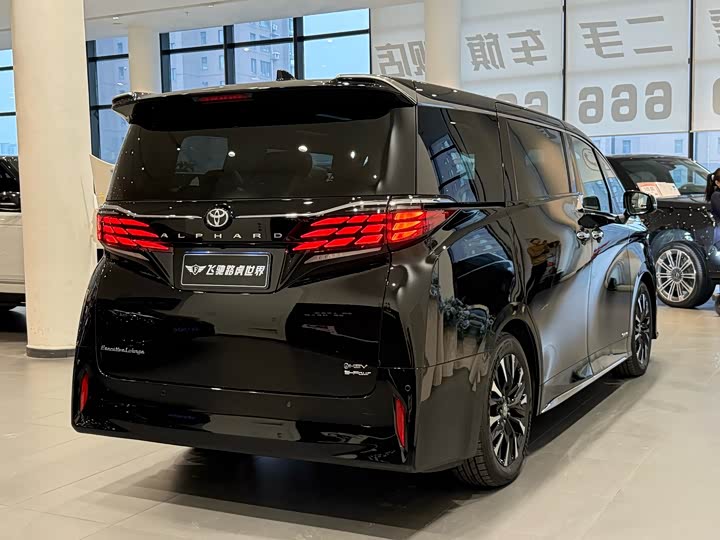 Фото 37 - Toyota Alphard