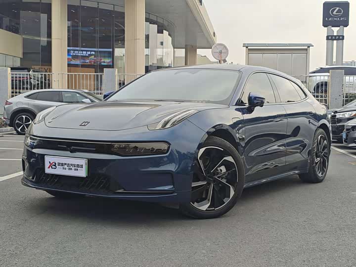 Фото 1 - Zeekr 001