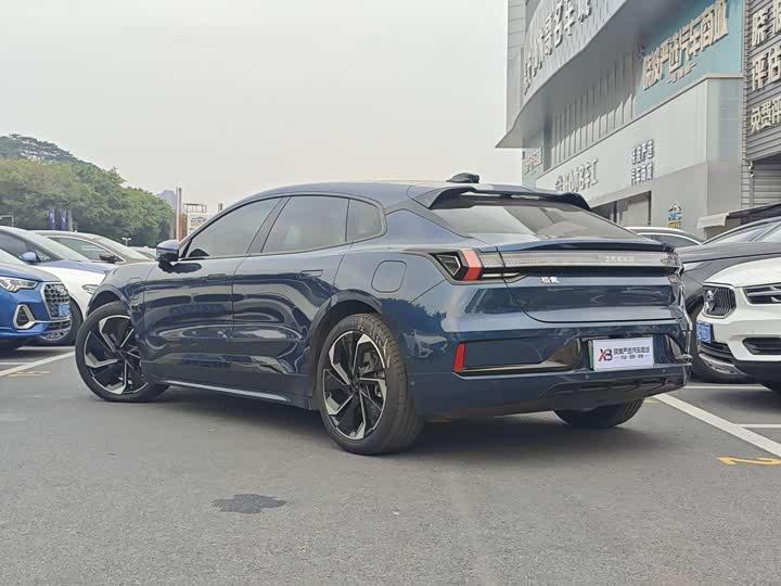 Фото 17 - Zeekr 001