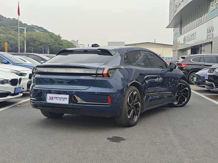 Фото 18 - Zeekr 001