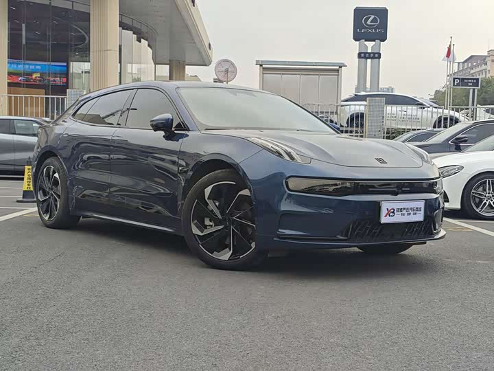 Фото 2 - Zeekr 001