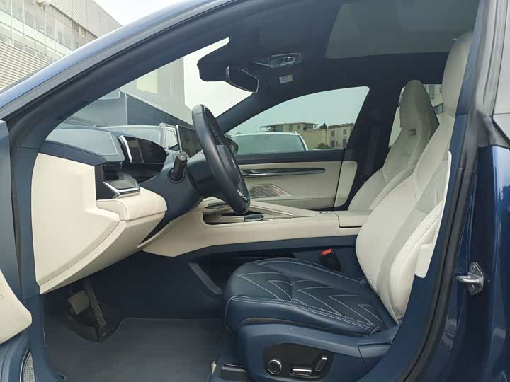 Фото 7 - Zeekr 001