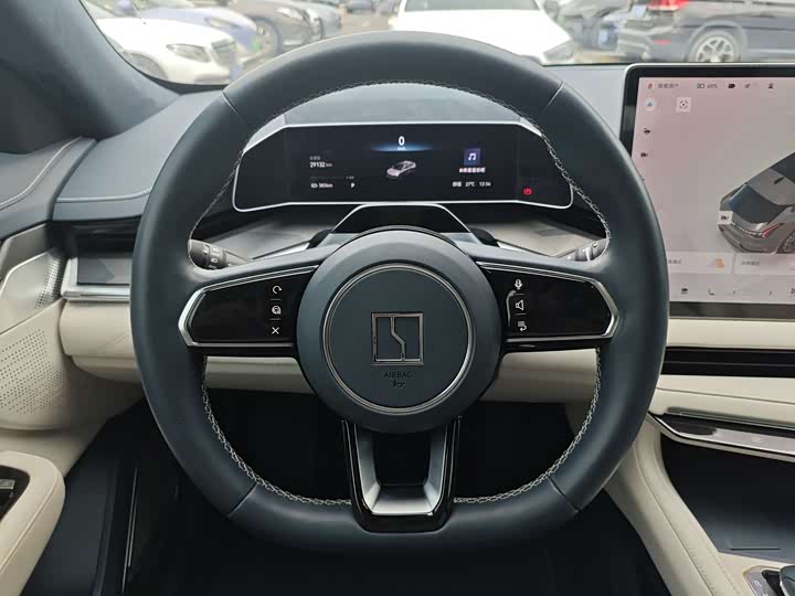 Фото 9 - Zeekr 001