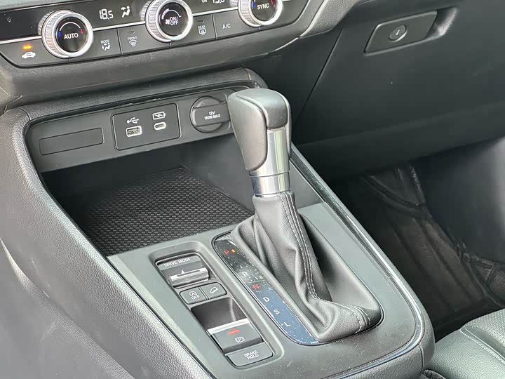 Фото 10 - Honda Breeze