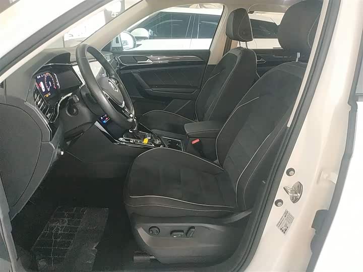 Фото 15 - Volkswagen Tayron