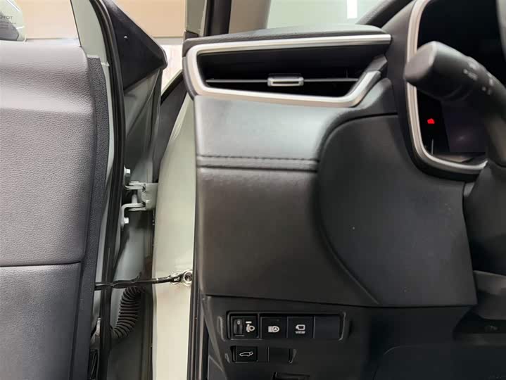 Фото 9 - Toyota Corolla Cross