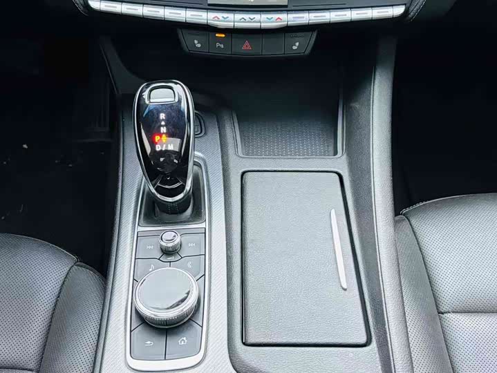 Фото 13 - Cadillac CT5