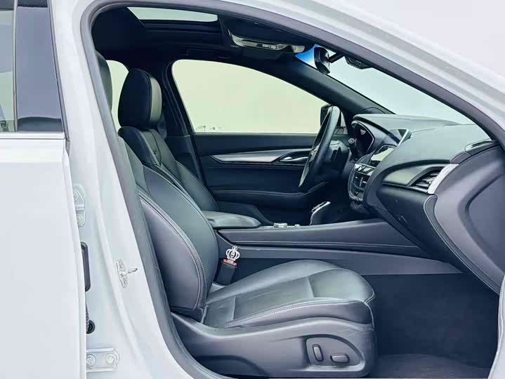 Фото 8 - Cadillac CT5