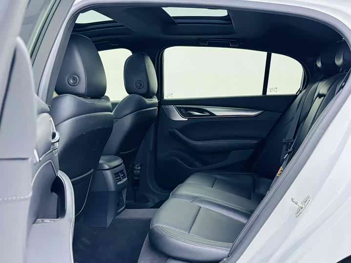 Фото 9 - Cadillac CT5