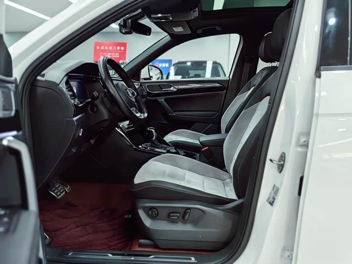 Фото 14 - Volkswagen Tayron