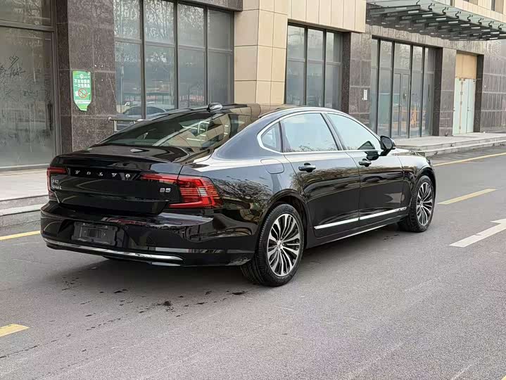 Фото 4 - Volvo S90