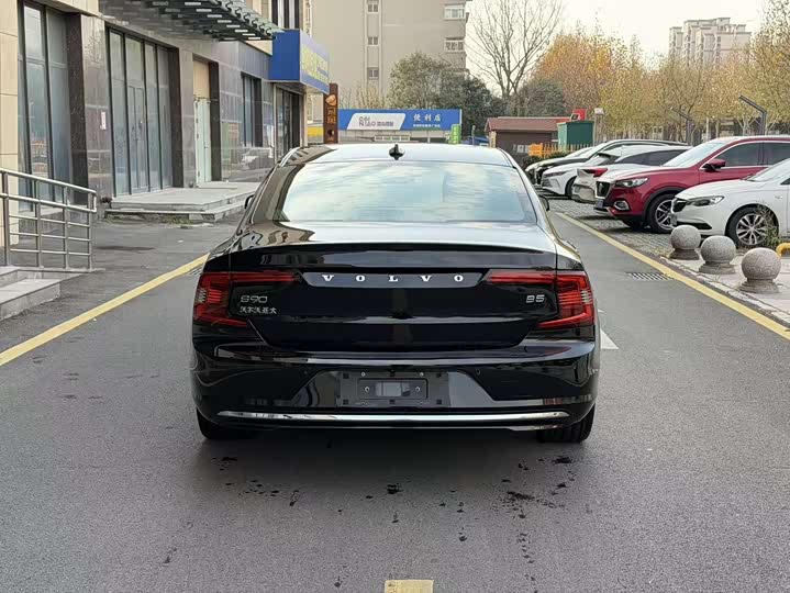 Фото 5 - Volvo S90