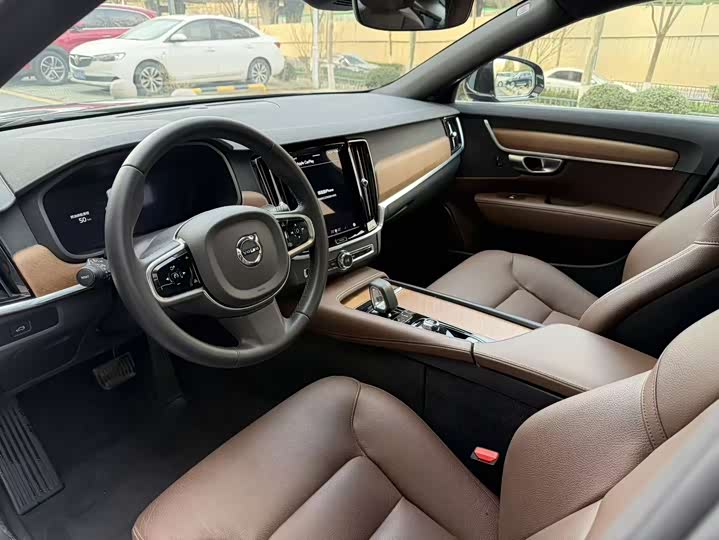 Фото 7 - Volvo S90