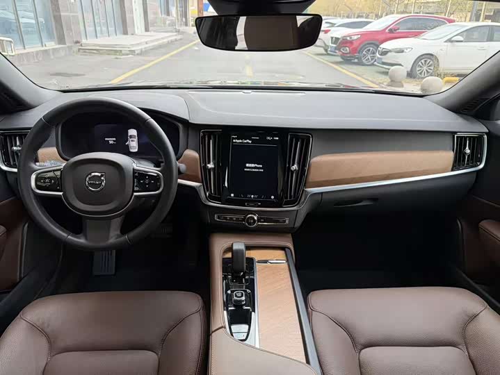 Фото 9 - Volvo S90