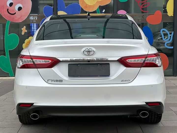 Фото 22 - Toyota Camry