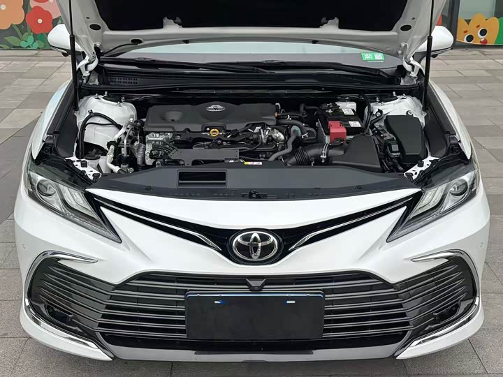 Фото 27 - Toyota Camry