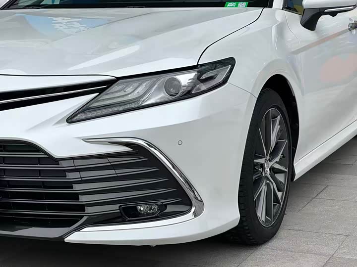 Фото 6 - Toyota Camry