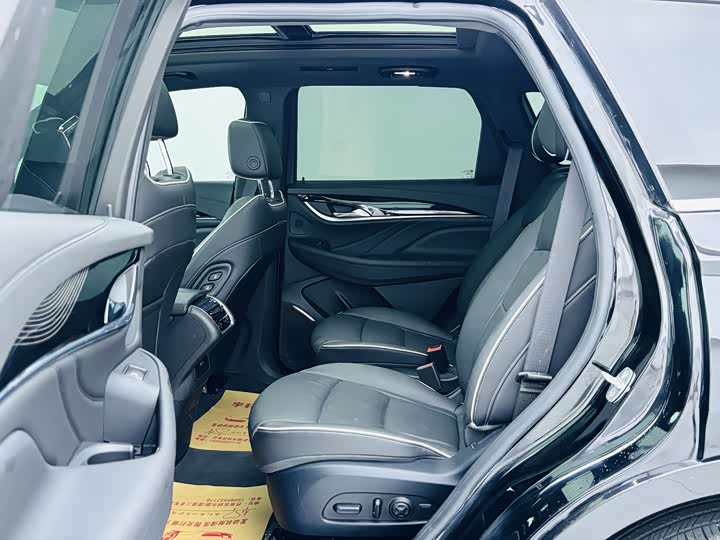 Фото 14 - Buick Enclave