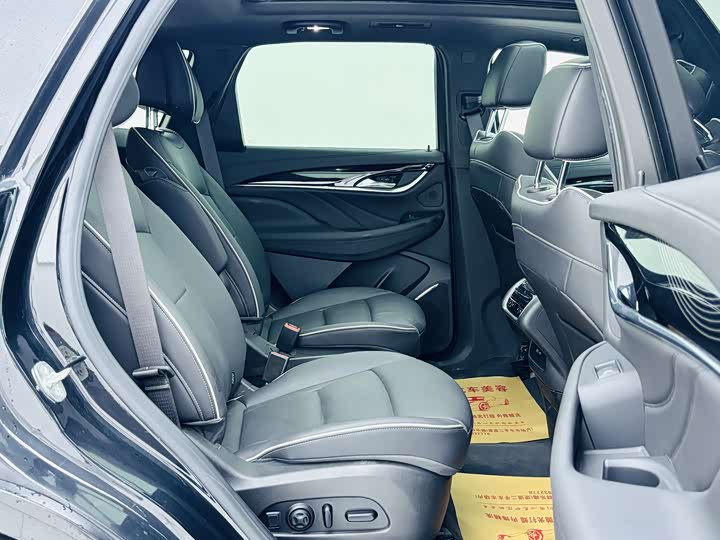 Фото 16 - Buick Enclave