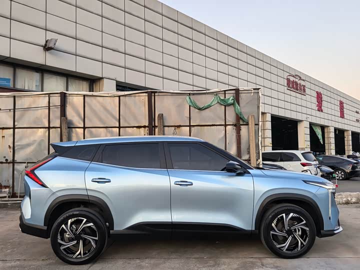Фото 3 - Geely Atlas