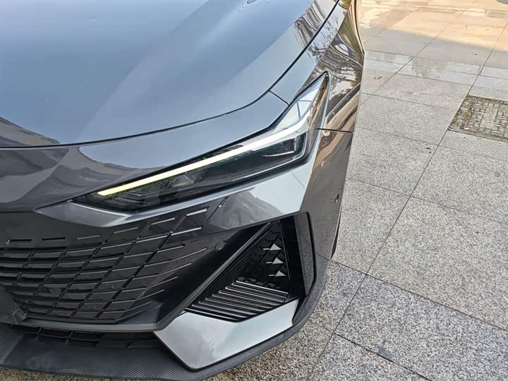 Фото 15 - Changan UNI-V