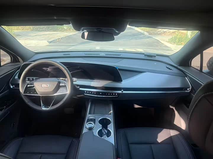 Фото 5 - Cadillac XT5