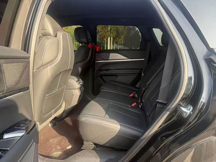 Фото 6 - Cadillac XT5