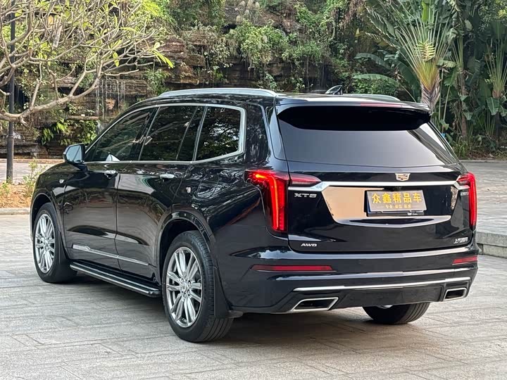 Фото 14 - Cadillac XT6