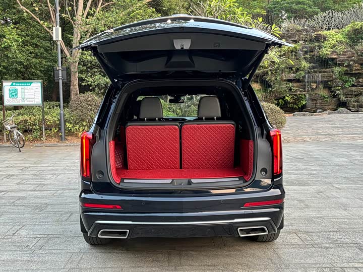 Фото 16 - Cadillac XT6