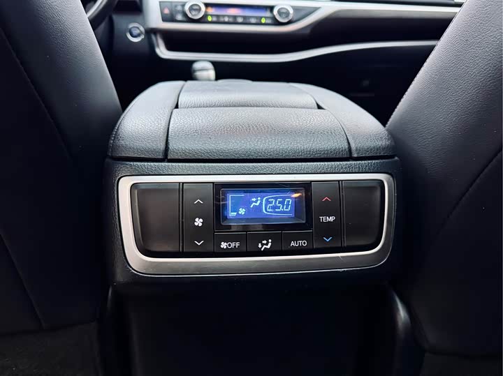 Фото 20 - Toyota Highlander