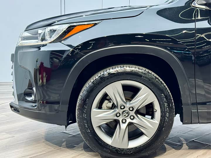 Фото 30 - Toyota Highlander