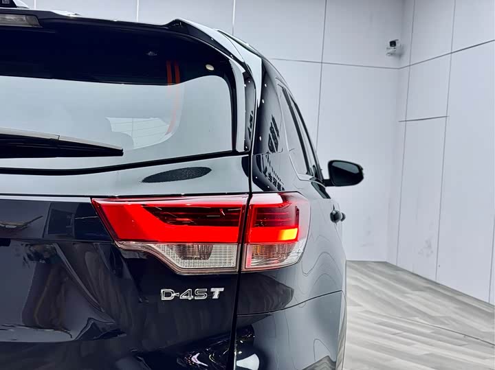 Фото 31 - Toyota Highlander