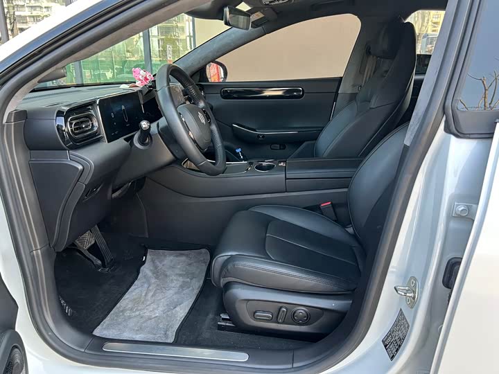 Фото 13 - Leapmotor C01