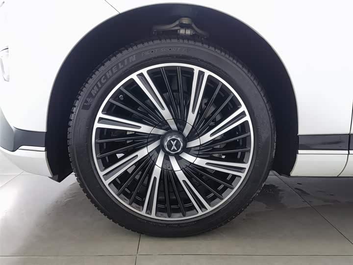 Фото 17 - XPeng G9