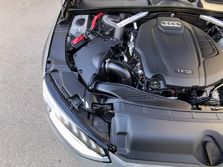 Фото 10 - Audi A4