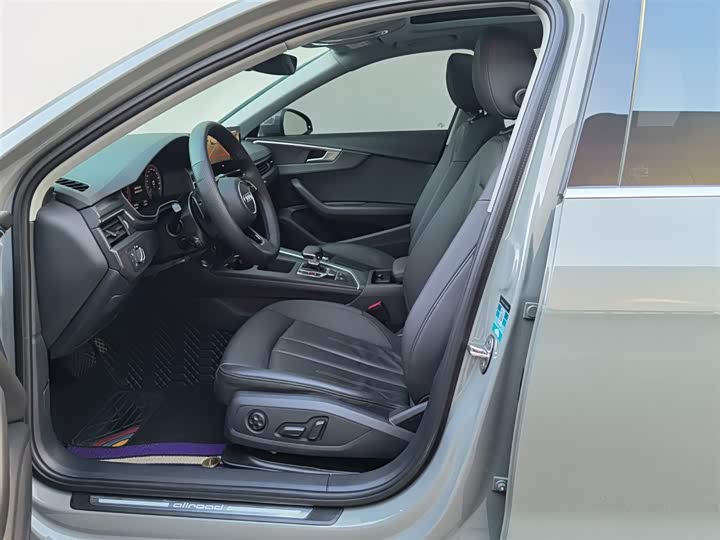 Фото 13 - Audi A4