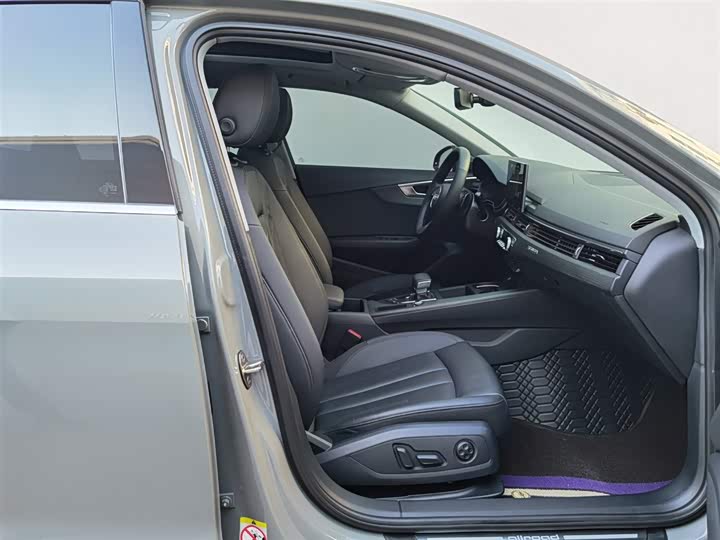 Фото 22 - Audi A4