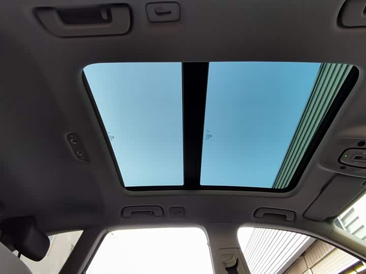 Фото 26 - Audi A4