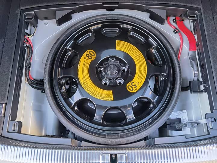 Фото 8 - Audi A4