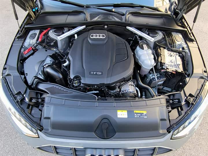 Фото 9 - Audi A4