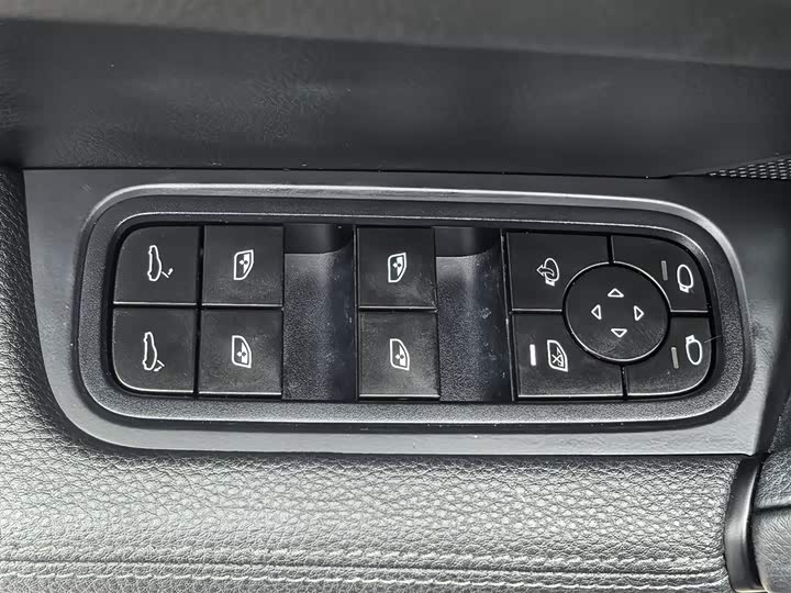 Фото 10 - Porsche Cayenne