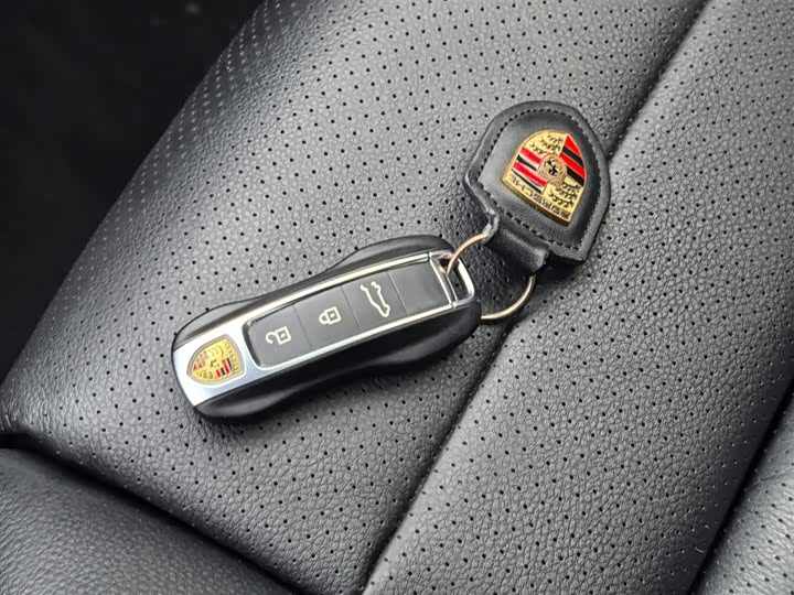 Фото 30 - Porsche Cayenne