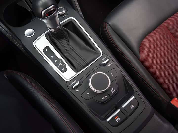 Фото 15 - Audi Q2L