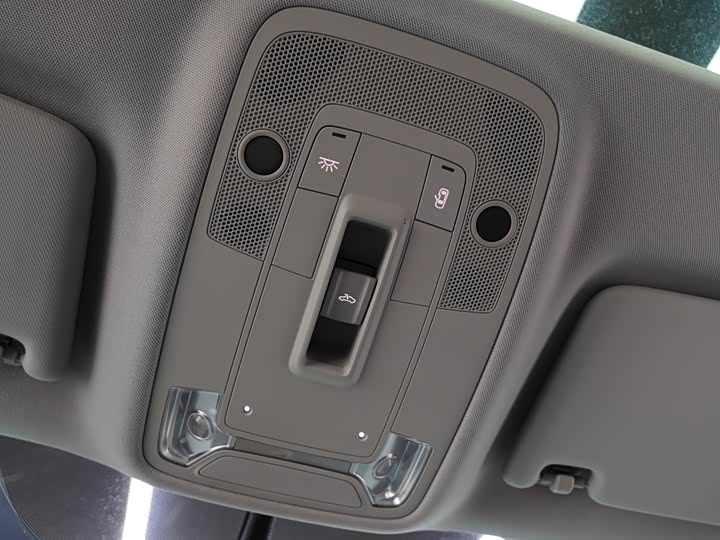 Фото 17 - Audi Q2L