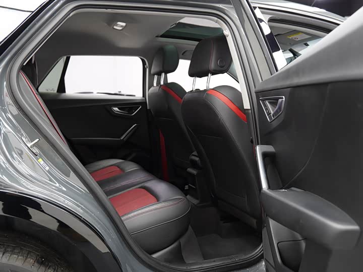 Фото 20 - Audi Q2L