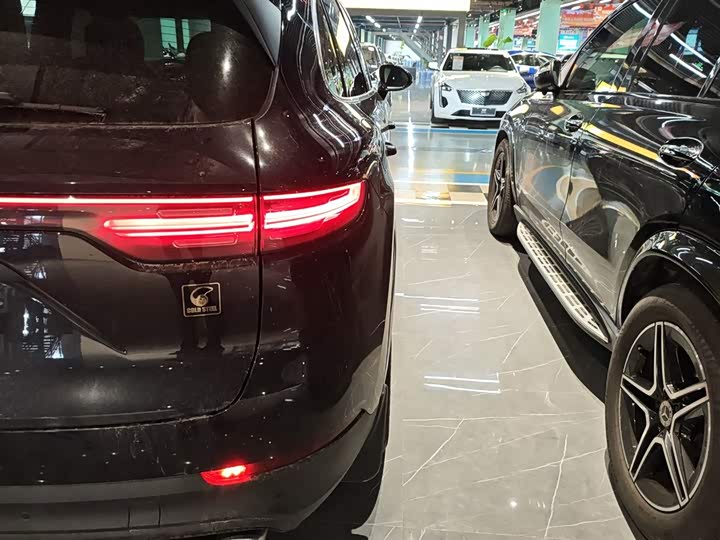 Фото 10 - Porsche Cayenne