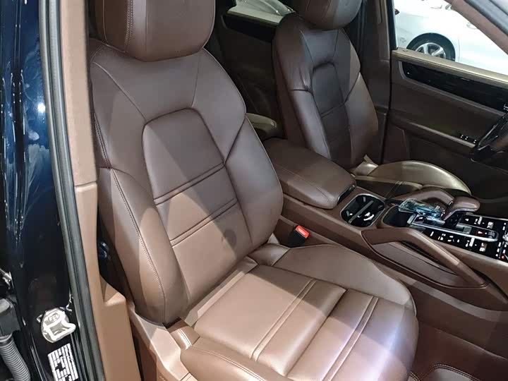 Фото 11 - Porsche Cayenne